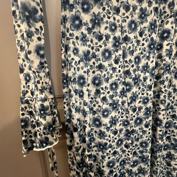 RESA Blue Floral Long Sleeve Dress - Picture 3 of 3